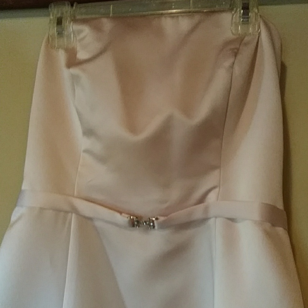Dress - Picture 2 of 4
